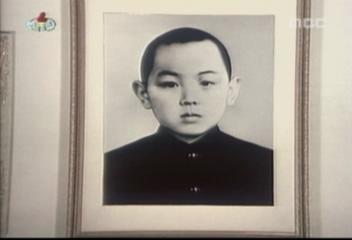 김정일 북한 국방위원장 학창시절 교복 모습 공개김세의