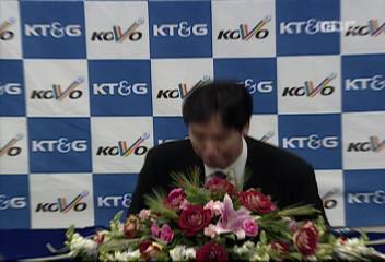 프로배구 신영철 LG감독 선수들 구타입막음까지 시도해 파문허무호