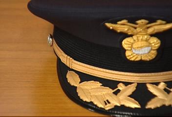 경찰청 한 간부 농민 사망 책임 경찰만 지고 있다며 항의표시로 경찰 명예 반납김세의