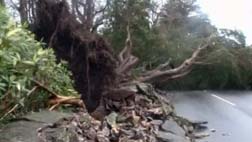 영국 홍수에 강풍까지 260년 만에 최악의 겨울