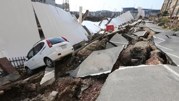 목포 아파트 단지 내 도로 땅꺼짐붕괴 우려에 수백명 대피