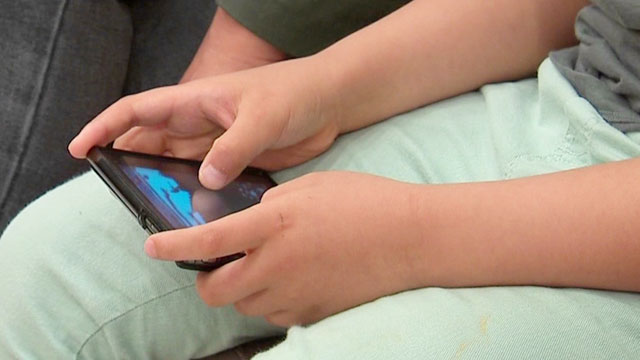 집중취재 뇌 망치는 스마트폰 중독주의력결핍틱 장애 위험도