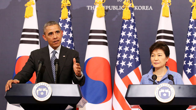 한미 정상 "전시작전권 전환 시기 재검토" 핵포기 촉구