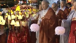 "아픔 함께 합니다" 연등 행렬세월호 애도 경건한 분위기