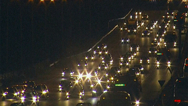 상행선 정체 자정까지 계속내일 귀경길도 극심한 정체