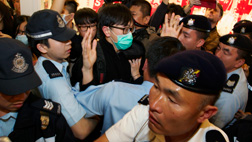 " 보따리상 나가라" 홍콩인 폭발사재기로 물가 들썩