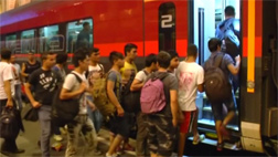 헝가리 방치 속 난민열차 독일로 "더블린조약 위반"