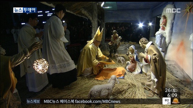온 세상에 평화를 거리 곳곳 성탄 맞이 인파로 북적