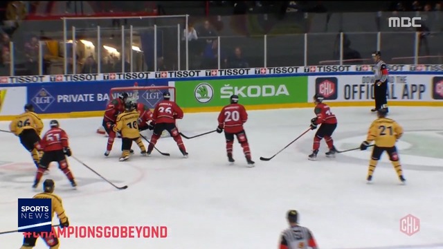 스포츠 영상 유럽챔피언스하키리그의 앉아쏴 집념의 골