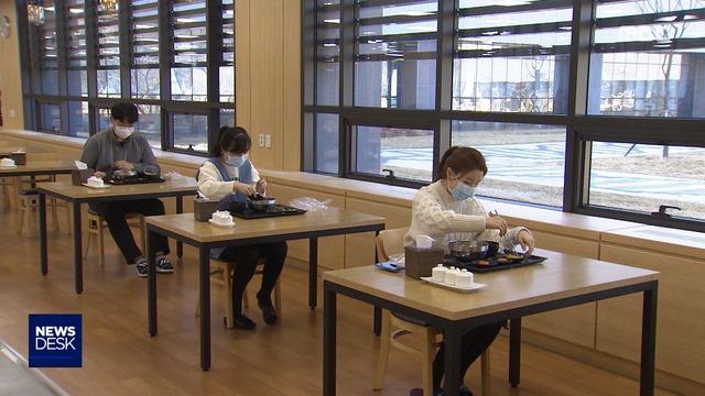 단독 사회적 거리 두기 언제까지4월 하순까지 긴장