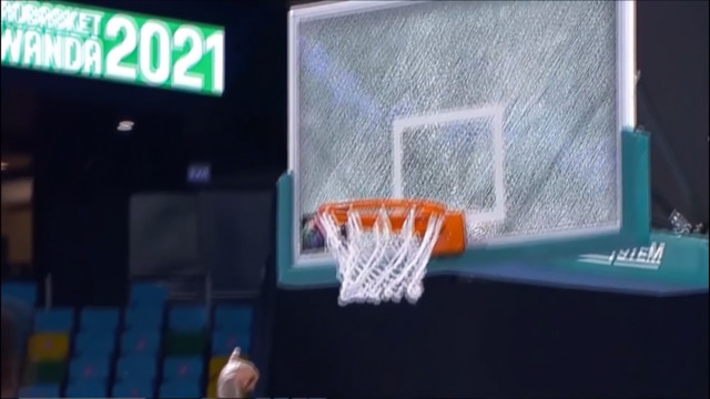 스포츠 영상 백보드 박살낸 괴력의 덩크