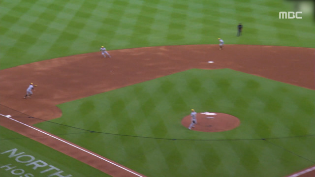 스포츠 영상 밀워키 내야진 거미줄 수비