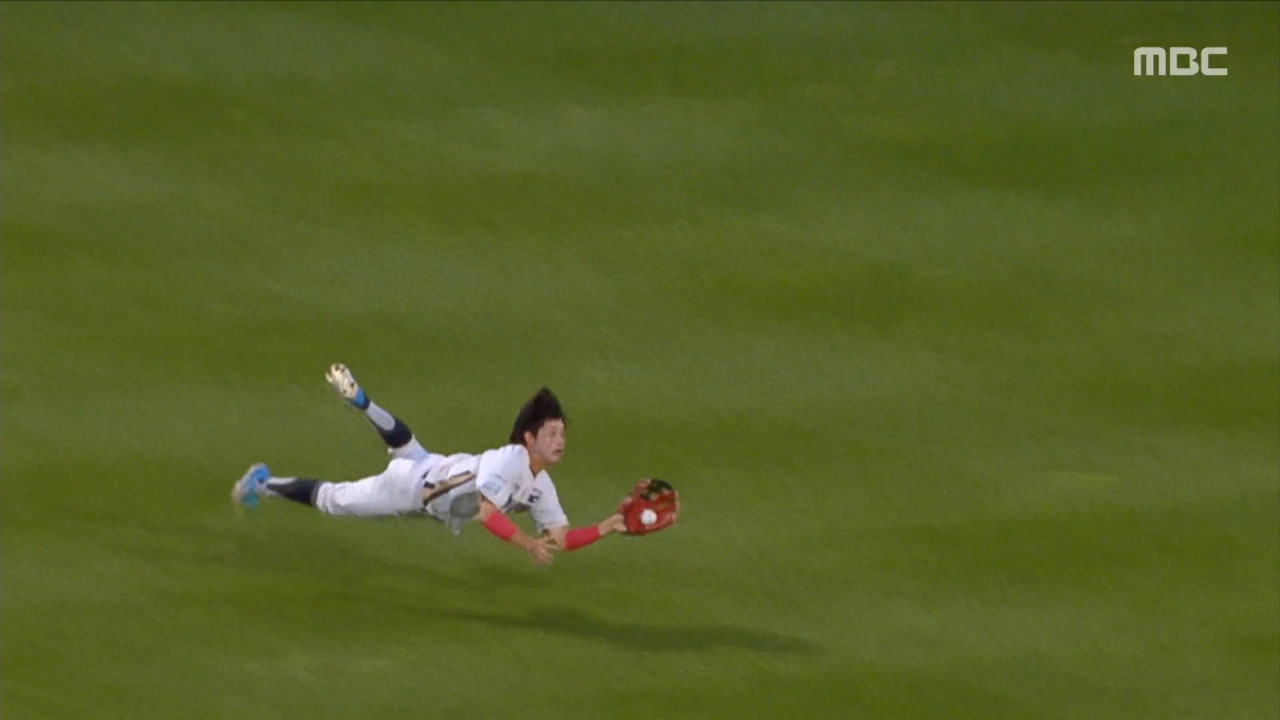 스포츠 영상 프로야구 NC 최정원의 온몸을 던진 인생 수비