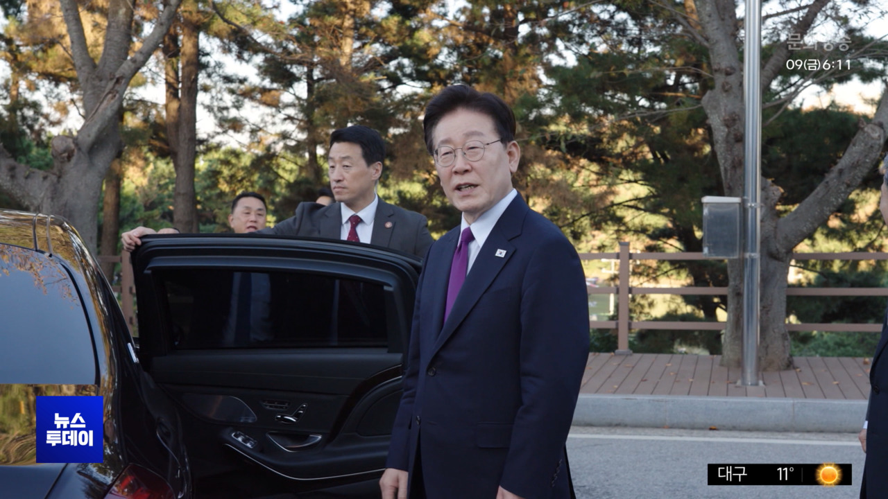 극초음속 미사일 시험 발사 성공…이재명 대통령 참관